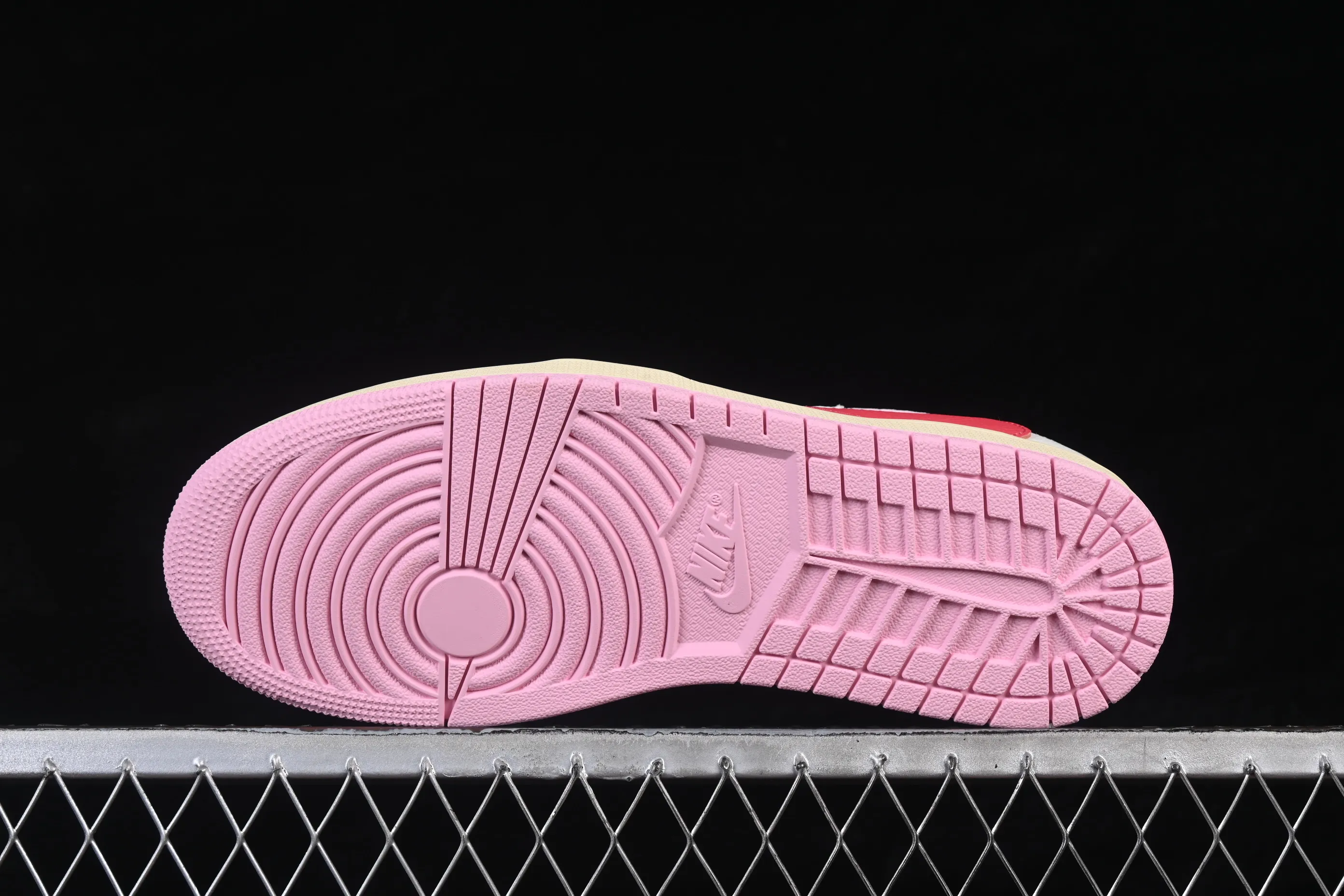 All categories Air Jordan Jordan series basketball shoes Air Jordan 1 Low pure original version Travis Scott x Air Jordan 1 Low OG AJ1 Joe 1 undercut low IQ7604-101